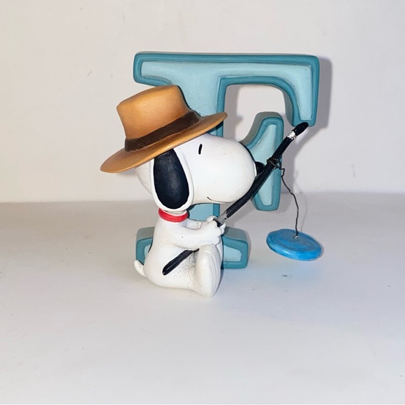 Westland Giftware Peanuts Snoopy Alphabet Letter F Snoopy Fishing - Picture 10 of 13